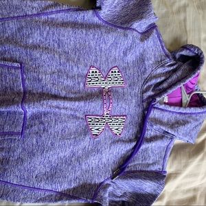 Size medium under armour hoodie